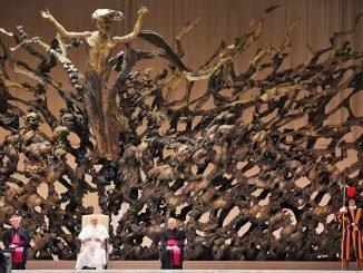 Eerie picture of Vatican Throne